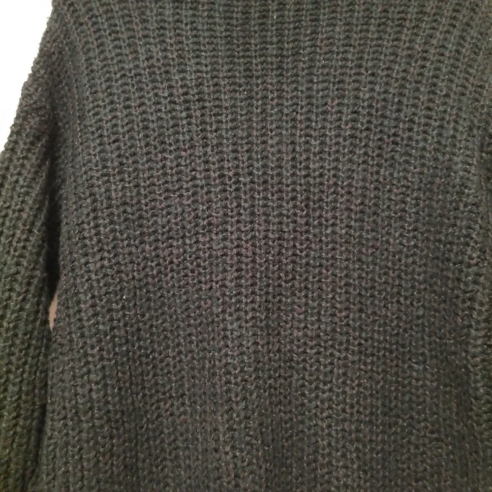 GARAGE Women's Soft Pullover Oversized Sweater Size XS‎ Vneck Green Olive Green